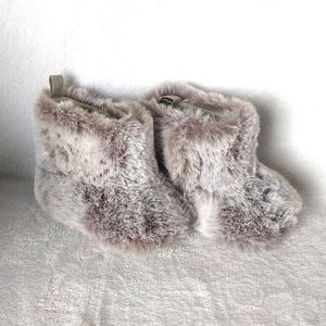 Furry gray baby boots
